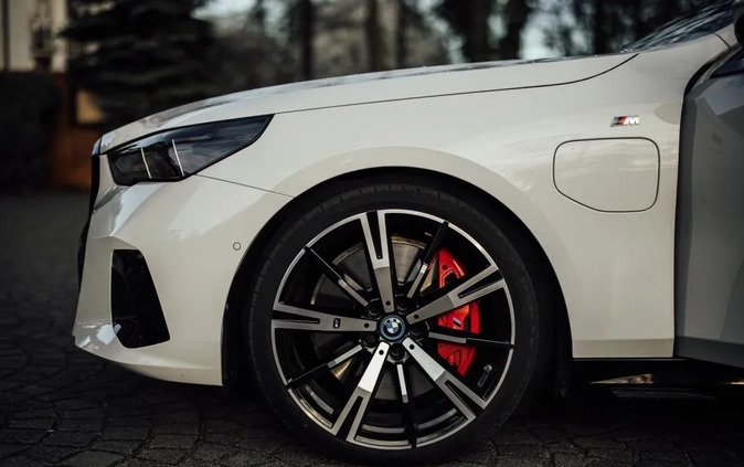 BMW Seria 5 cena 548580 przebieg: 3000, rok produkcji 2024 z Kraków małe 121